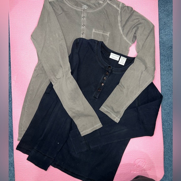 Pair of Henleys Grey and Blue size S and M Gap - Picture 7 of 8